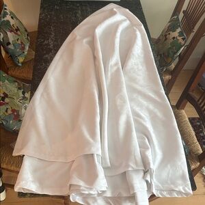 SFERRA 90” ROUND ACANTHUS WHITE TABLECLOTH